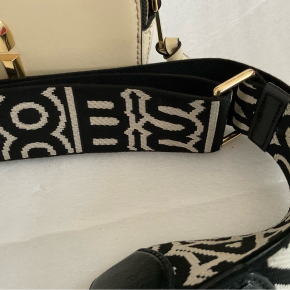 Marc Jacobs White and Gold Crossbody Bag - Picture 13 of 14